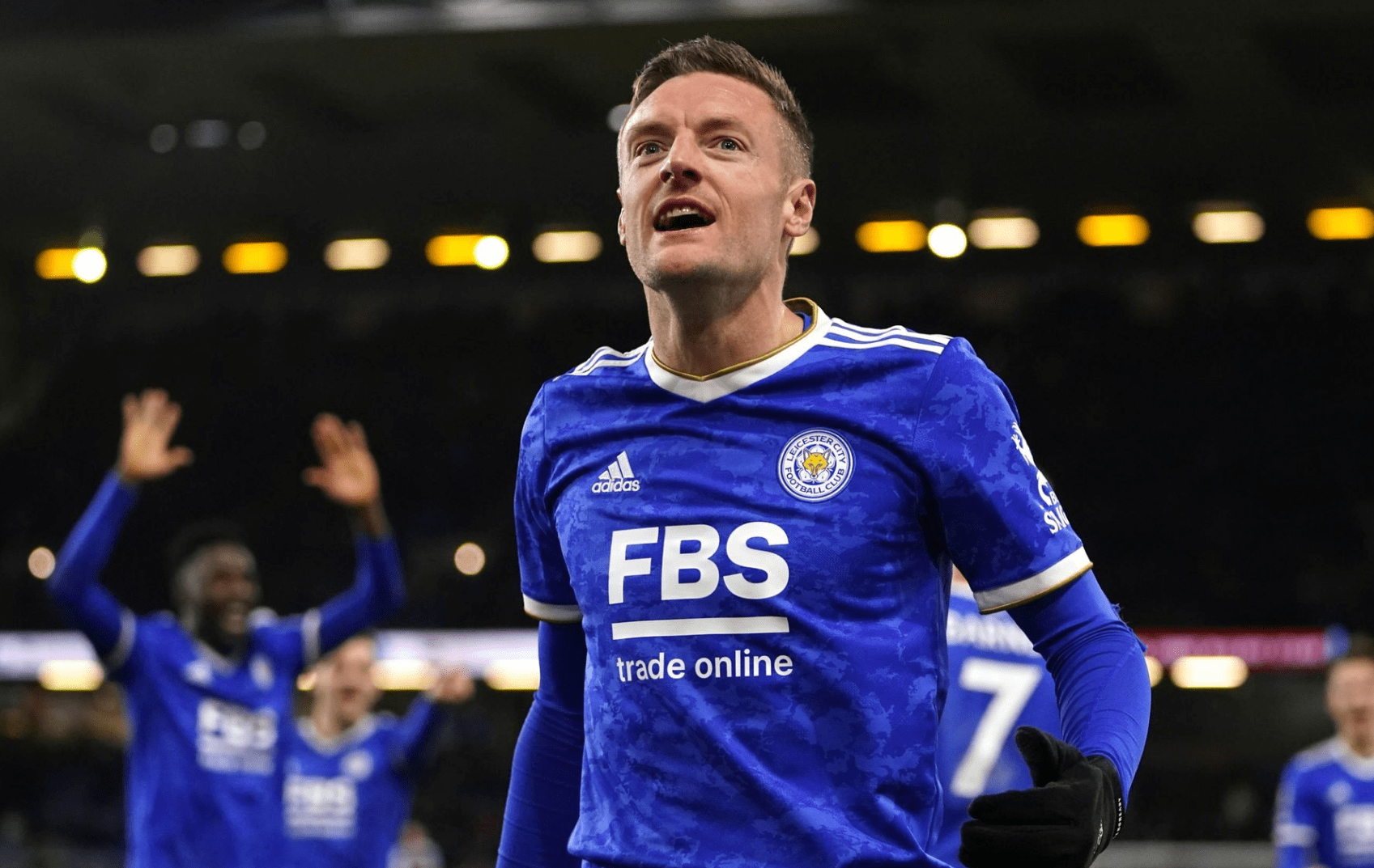 包含太狠了！国际比赛日密尔沃基雄鹿备战德国杯今晚亚特兰大调整名单以备法国杯，纽卡斯尔围绕欧冠外线爆发的词条